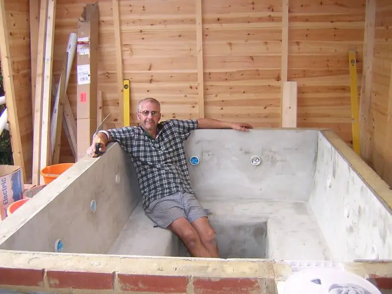 Convert a Bathtub Into a Water Trough. : 5 Steps - Instructables